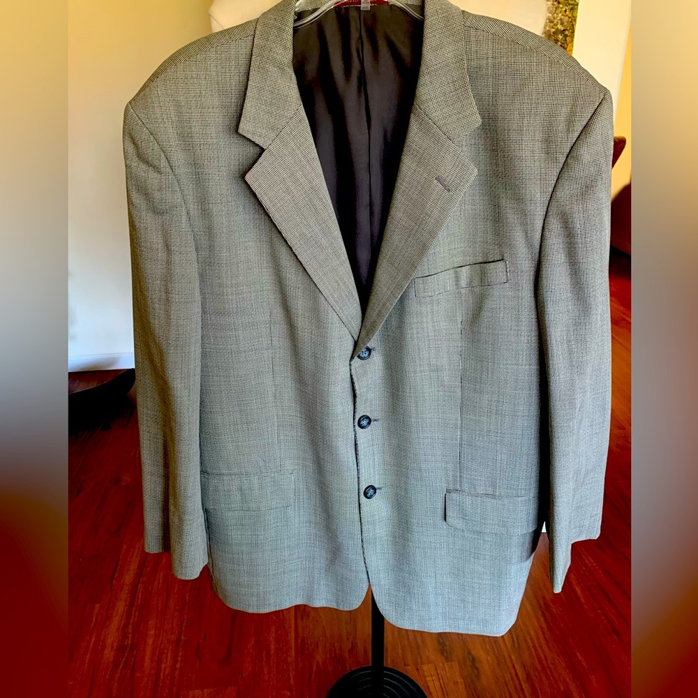 Great vintage , virgin wool, sport coat,in great pre-loved condition .
